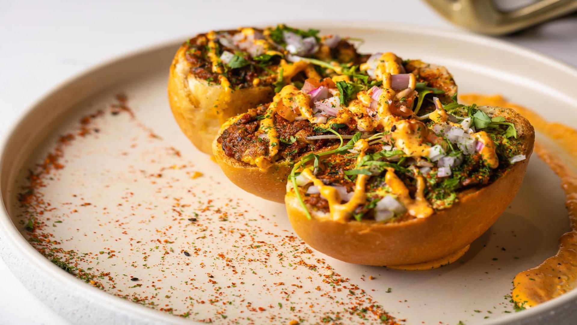 Novotel Mumbai International Airport Dış mekan fotoğraf A paneer tikka masala